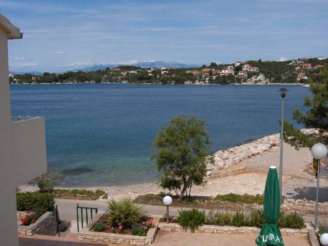 Croatia-Apartment-Necujam-Private accommodation