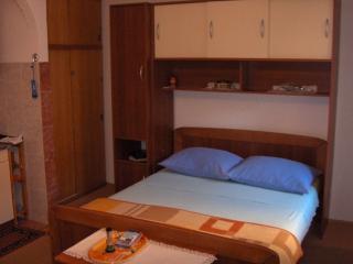 Croazia-Studio appartamento-Vis-Alloggio privato