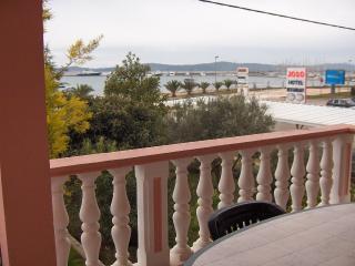 Hrvatska-Apartman-Sukošan-Privatni smještaj