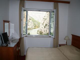 Chorvatsko-Pokoj 1/2-Omiš-Hotely