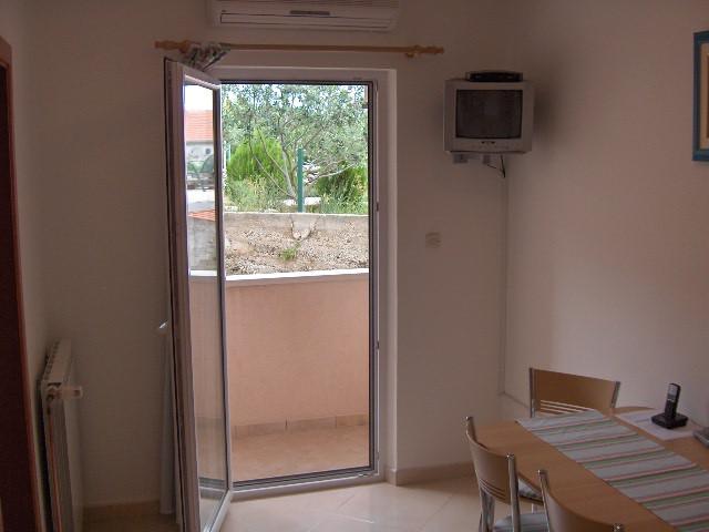 Croatia-Apartment-Bol-Private accommodation