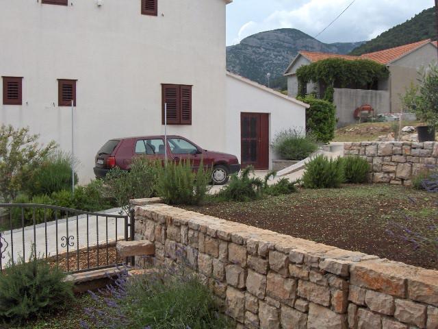 Croatia-Apartment-Bol-Private accommodation