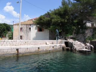 Croatia-Apartment-Molunat-Private accommodation