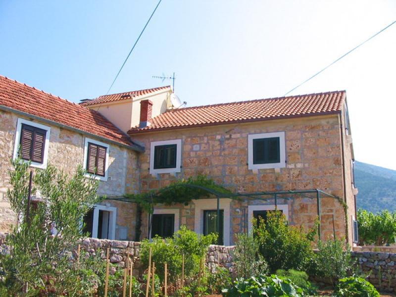 Croatia-Studio apartment-Bol-Private accommodation