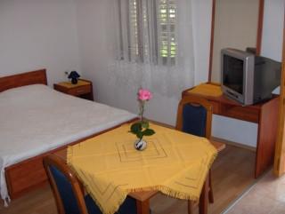 Croatia-Studio apartment-Hvar-Private accommodation
