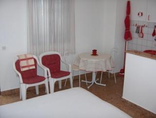 Croatia-Studio apartment-Bol-Private accommodation