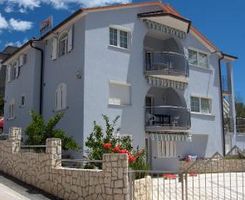 Apartment A2 in Okrug Gornji